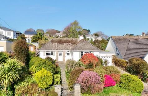 Spindrift, 2 Tredova Crescent, Falmouth TR11