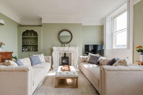 Flat 4, 3, Suffolk Square, Cheltenham GL50 2DR