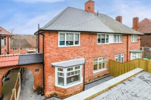 10, Costock Avenue, Nottingham NG5 3AR