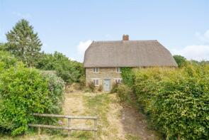 35, Higher Barton, Trent DT9 4SU