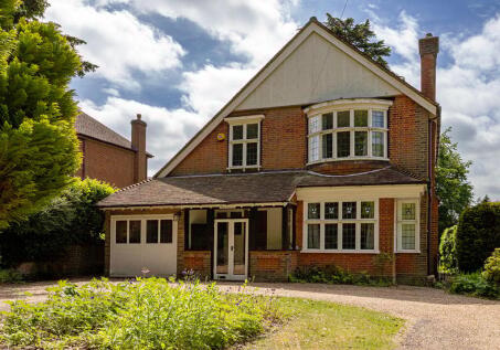Raglan Road, Reigate, RH2