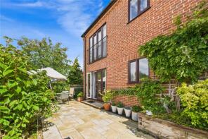 3, Queens Court, Goring, Reading RG8 0EW