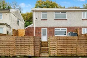 16, Login Road, Waunarlwydd, Swansea SA5 4TH
