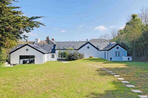 The Round House, Beach Road, Newquay TR8 5RA