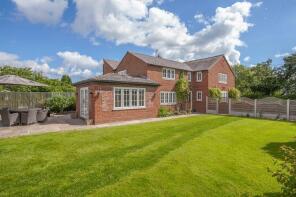 Hawthorn Cottage, Worthenbury Road, Crewe By Farndon, Chester CH3 6NZ