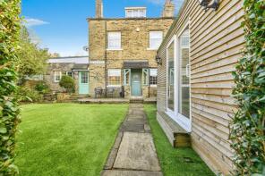 20, New Toftshaw, Bradford BD4 6QN