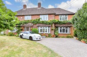 Blackberry Acre, Headcorn Road, Maidstone ME17 2NE