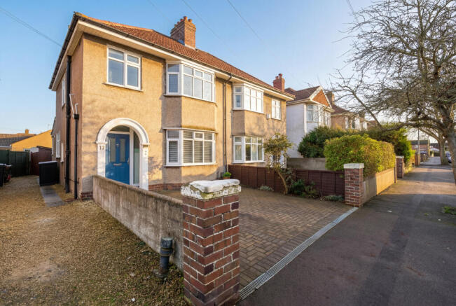 3 bed semi-detached house for sale