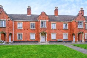 Flat 19, 231 232 Garden Court, Ladywood Middleway, Birmingham B16 8EU