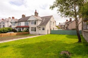 9 Kenmuir, Walthew Avenue, Holyhead LL65 1AF