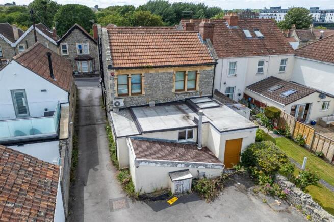 Wellsway House, 9, Wellsway Keynsham, Bath, BS31 1