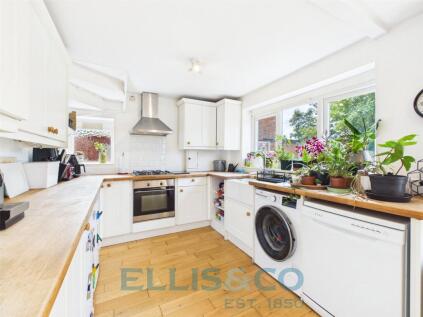 Mount Avenue, Yalding, Maidstone, Kent, ME18