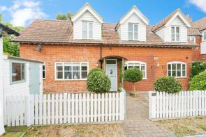 1 The Stables, 14 Meadow Cottages, High Street, Cromer NR27 0AB