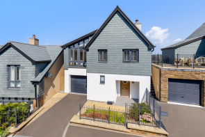 2, Orchard Drive, Salcombe TQ8 8FL