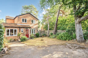 32, Argyle Close, Whitehill, Bordon GU35 9PU