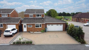 7, Burberry Road, St. Neots PE19 5UY