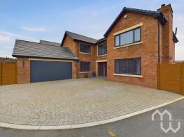 8, Moss Green Close, Preston PR4 6FF
