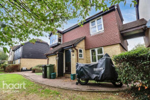19, Abbots Court, Laindon, Basildon SS15 5TA