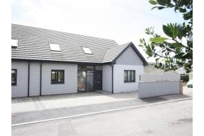 2b, Quintrell Gardens, Newquay TR8 4LH