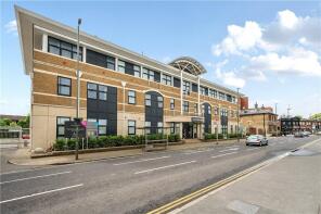 37, 4 Wraysbury House, London Road, Staines-upon-thames TW18 4BP