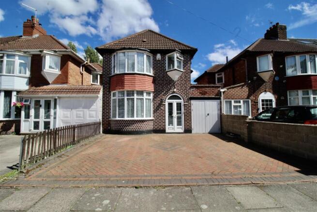 Front Garden/Driveway