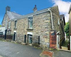 32, Heol Tawe, Abercrave, Swansea SA9 1XR