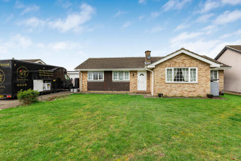 Begbroke Crescent, Begbroke, OX5