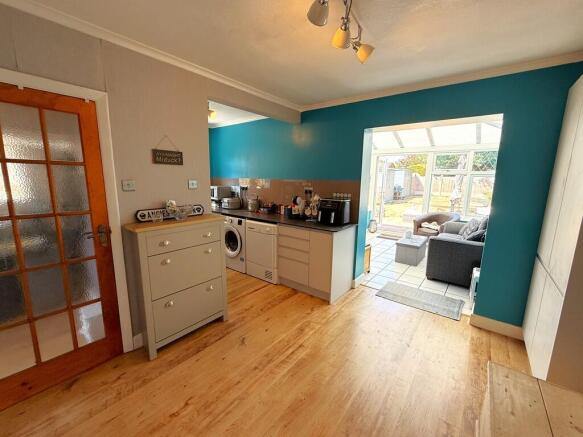 KITCHEN DINER 1