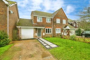 4, Farm Gardens, Rye TN31 6NR
