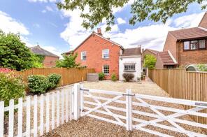 1, Crabtree Cottages, Clay Lane, Guildford GU4 7PF