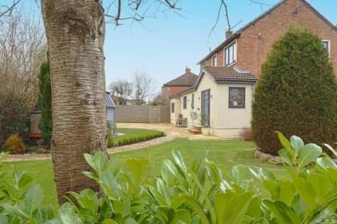 2 Charlton Grove, Cleadon, Sunderland, Tyne and Wear, SR6