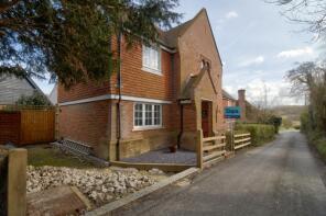 1, Fitzwalters Cottages, Saddlers Hill, Canterbury CT3 1PE