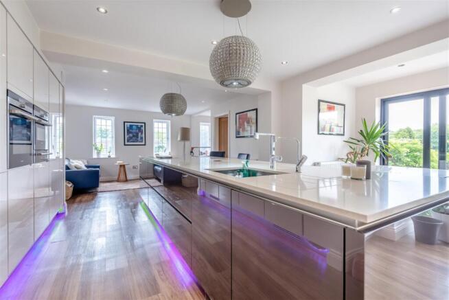 8654576-interior01.jpg
