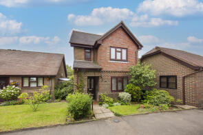 35, Court Meadow, Crowborough TN6 3LQ