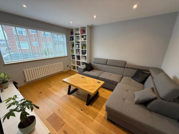 Lounge 1