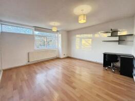 16, Mayflower House, The Drive, Brentwood CM13 3BG