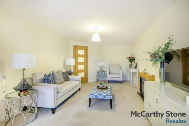 8676437-interior08.jpg