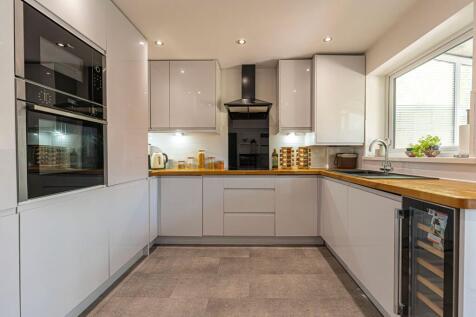 Cwm-Dylan Close, Bassaleg, NP10