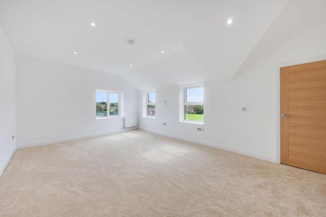 Open plan lounge/dining room