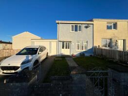 47, Derwen Gardens, Newcastle Emlyn SA38 9PS