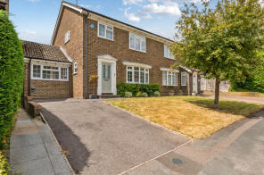 3, Marshwood Road, Lightwater GU18 5QZ