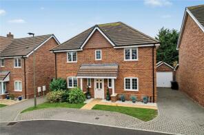 59, Carpenters Way, Badshot Lea, Farnham GU9 9FT