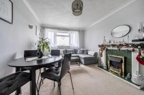 Flat 10, Vine Court, Stroud Green, Newbury RG14 7JD