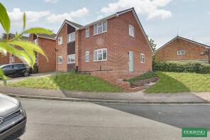5, Queens Acre, Newnham GL14 1DJ