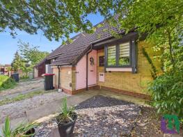 16, Upton Grove, Shenley Lodge, Milton Keynes MK5 7BY