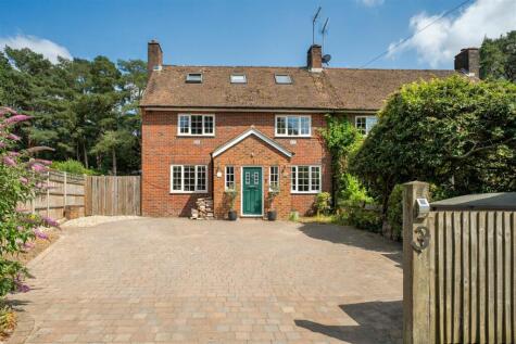 Broomhill, Ewshot, Farnham
