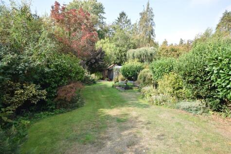 Roxwell Avenue, Chelmsford, CM1 2NR