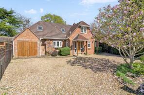 24 Woodlands, Long Grove, Beaconsfield HP9 2YW