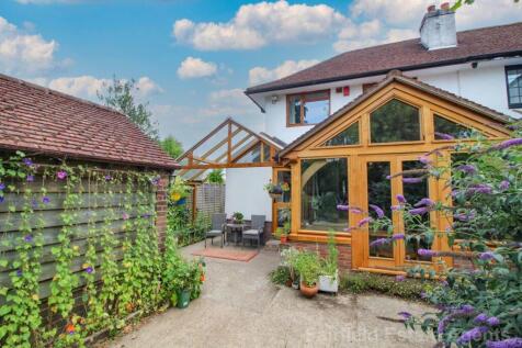 Oaklands Avenue, Oxhey Hall, Watford, WD19
