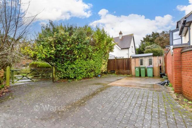Driveway/Parking